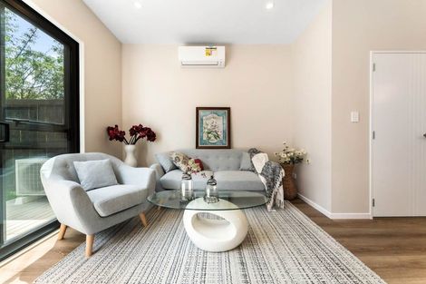 Photo of property in 7 Don Oliver Lane, Glen Eden, 0602