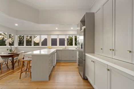 Photo of property in 46 Belle Vue Avenue, Northcote Point, Auckland, 0627