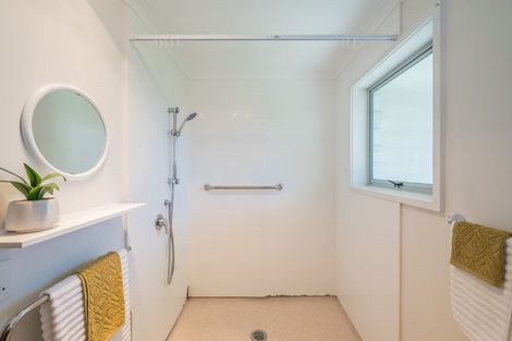 Photo of property in 15 Kohekohe Road, Waikanae, 5036