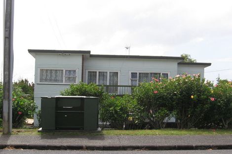 Photo of property in 1 Nile Road, Kelston, Auckland, 0602