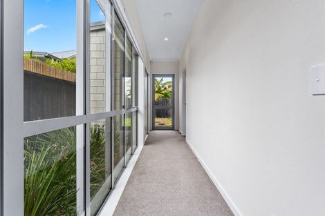 Photo of property in 33 Kanuka Road, Hobsonville, Auckland, 0616