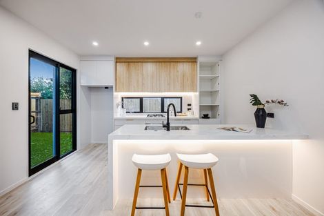 Photo of property in 18b Bradbury Road, Botany Downs, Auckland, 2010