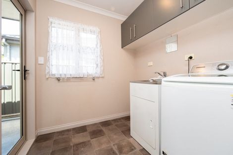 Photo of property in 16 Delta Mews Place, Clive, 4102