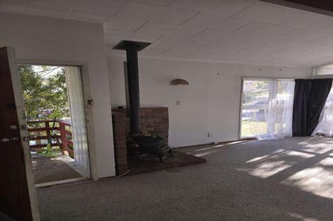 Photo of property in 4 Longbill Place, Glendene, Auckland, 0602