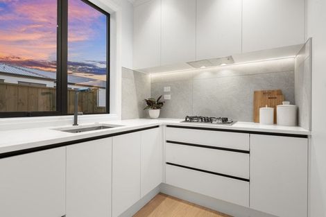 Photo of property in 12 Makumaku Place, Long Bay, Auckland, 0630