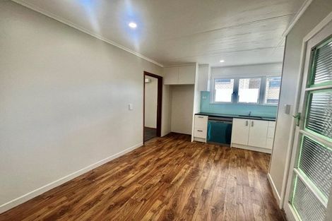 Photo of property in 57 Beaubank Road, Kelston, Auckland, 0602