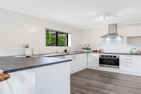 Photo of property in 12 Cade Place, Weymouth, Auckland, 2103