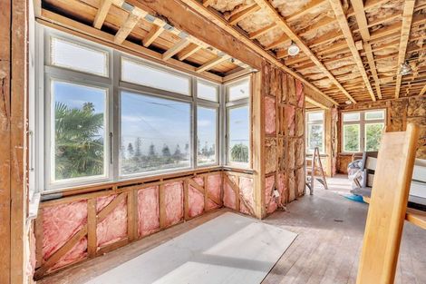 Photo of property in 3 Onslow Road, Bluff Hill, Napier, 4110