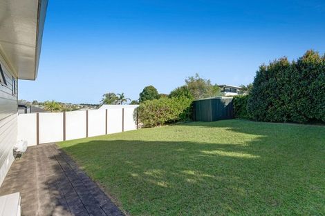 Photo of property in 18 Kennedy Avenue, Forrest Hill, Auckland, 0620