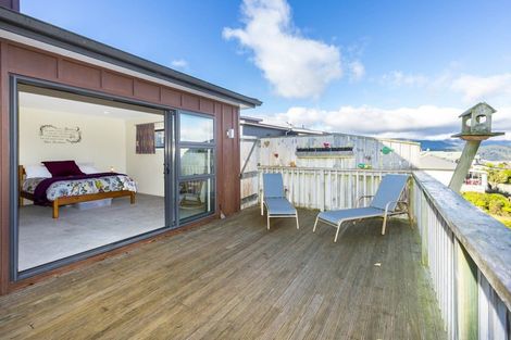 Photo of property in 98 Kirton Drive, Riverstone Terraces, Upper Hutt, 5018