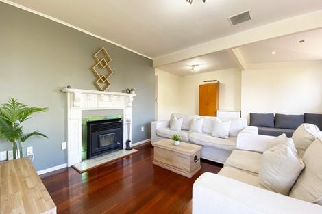 Photo of property in 93 Edgewater Drive, Pakuranga, Auckland, 2010