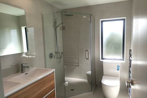 Photo of property in 27 Sheridan Drive, New Lynn, Auckland, 0600