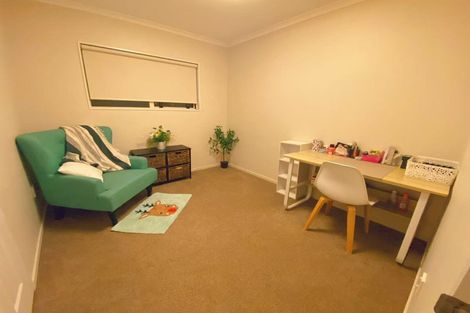 Photo of property in 2/27 Lucienne Drive, Ranui, Auckland, 0612