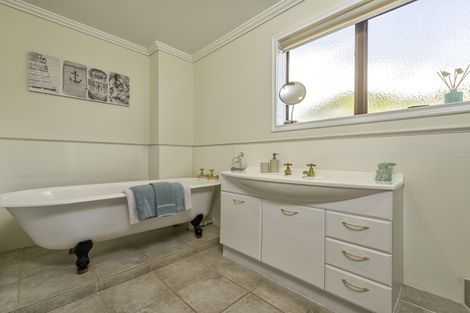 Photo of property in 71 St Annes Crescent, Wattle Downs, Auckland, 2103