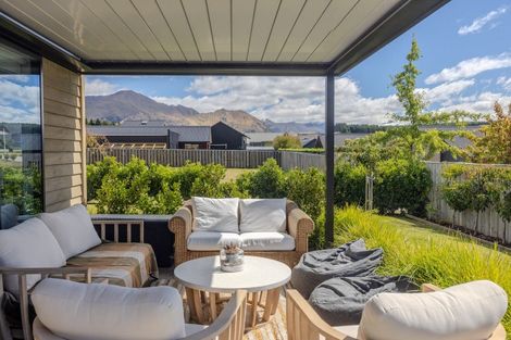 Photo of property in 20 Mount Nicholas Avenue, Wanaka, 9305