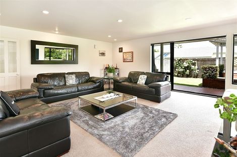 Photo of property in 69 Maygrove Drive, Orewa, 0931