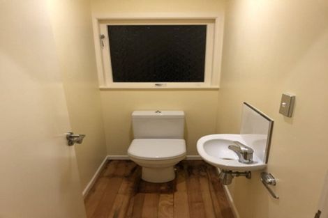 Photo of property in 2/26 Coroglen Avenue, Birkenhead, Auckland, 0626