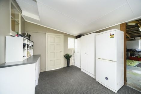 Photo of property in 2 Pukatea Place, Milson, Palmerston North, 4414