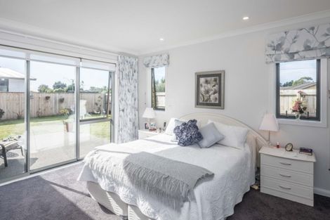 Photo of property in 12 Christow Court, Paraparaumu, 5032