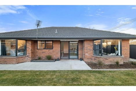 Photo of property in 2/69 Tyrone Street, Belfast, Christchurch, 8051