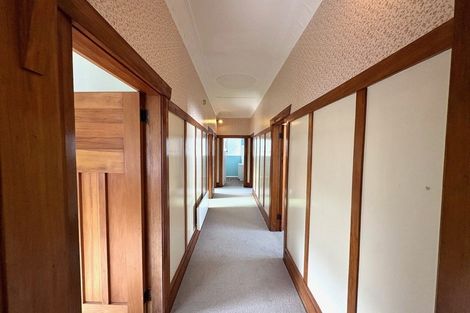 Photo of property in 23 Paynters Avenue, Strandon, New Plymouth, 4312