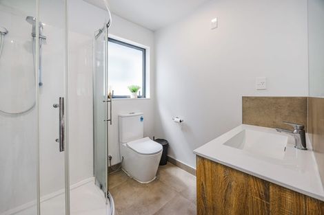 Photo of property in 27c Megan Avenue, Pakuranga Heights, Auckland, 2010