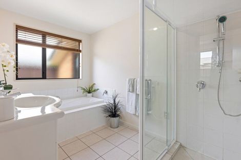 Photo of property in 15 Coolspring Way, Redwood, Christchurch, 8051