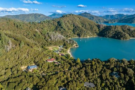 Photo of property in 19 St Omer Road, Saint Omer, Picton, 7282