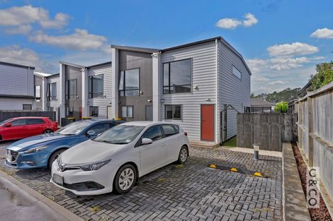 Photo of property in 2e Vinistra Road, Kumeu, 0810