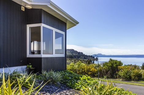 Photo of property in 20 Turangitukua Terrace, Kuratau, Turangi, 3381