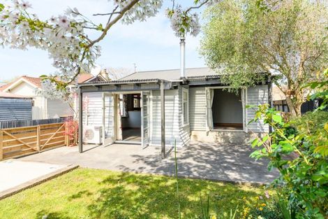 Photo of property in 7 Argyle Avenue, Takaro, Palmerston North, 4410