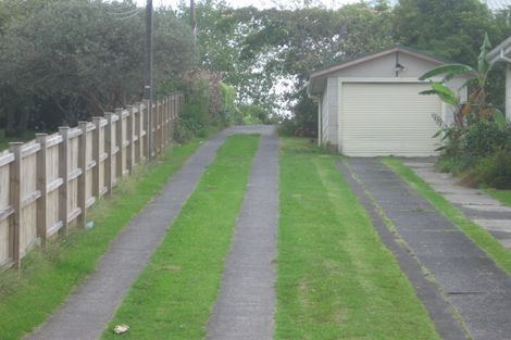 Photo of property in 2/41 College Road, Northcote, Auckland, 0627