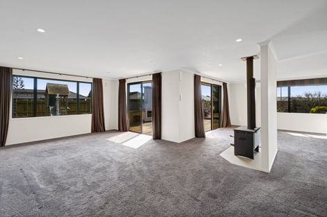 Photo of property in 2 Rawiri Drive, Bell Block, New Plymouth, 4312