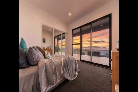 Photo of property in 8 Whio Place, Waikanae, 5036