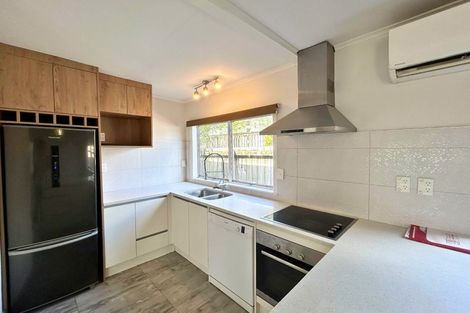 Photo of property in 2/5 Gazelle Avenue, Beach Haven, Auckland, 0626