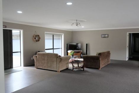 Photo of property in 5h Brights Road, Waiuku, 2123