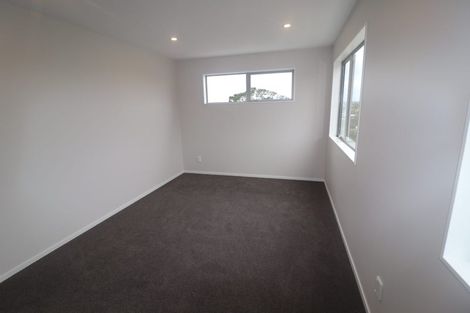 Photo of property in 2b Crystal Avenue, Te Atatu South, Auckland, 0602