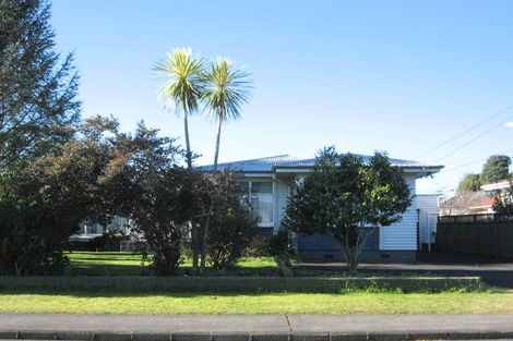 Photo of property in 2 Cameron Street, Papakura, 2110