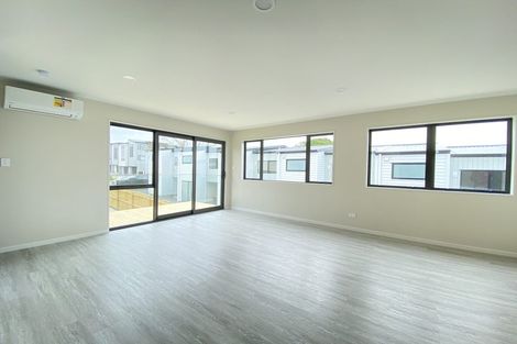 Photo of property in 17c Buscomb Avenue, Henderson, Auckland, 0610