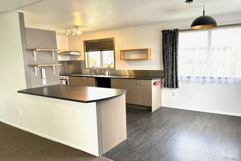 Photo of property in 32 Roick Parade, Glen Eden, Auckland, 0602