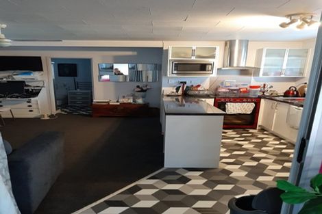 Photo of property in 5 Neptune Place, Waimairi Beach, Christchurch, 8083