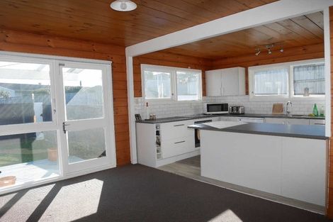 Photo of property in 18 Eskdale Road, Papakowhai, Porirua, 5024