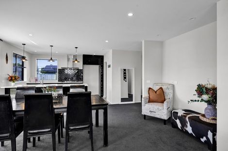 Photo of property in 8 Wheki Lane, Inglewood, 4330