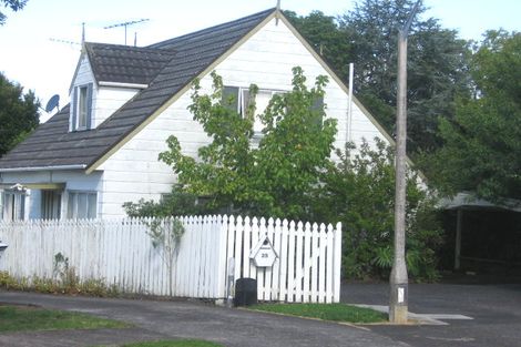 Photo of property in 25 Kitewao Street, Northcote, Auckland, 0627