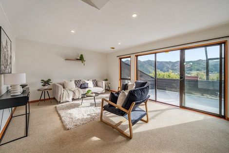 Photo of property in 16a Parklands Drive, Karori, Wellington, 6012