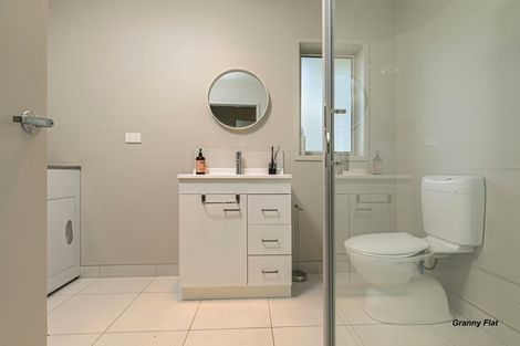 Photo of property in 60 Muriwai Road, Waimauku, 0812