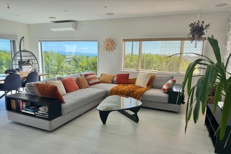 Photo of property in 25 Woodridge Drive, Stanmore Bay, Whangaparaoa, 0932