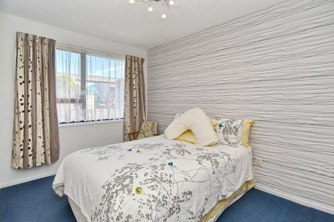 Photo of property in 2 Sawyers Arms Road, Northcote, Christchurch, 8052