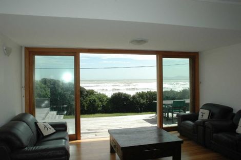 Photo of property in 106 The Parade, Paekakariki, 5034