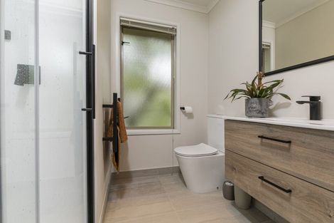 Photo of property in 17 West Hoe Heights, Orewa, 0931